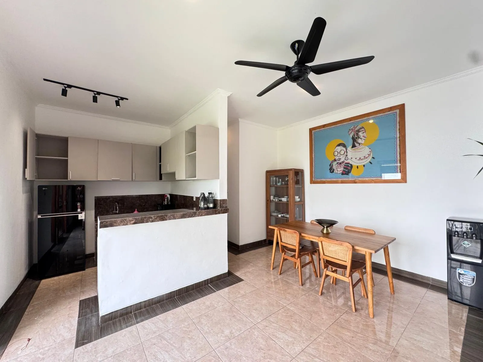 Villa with Spacious Garden Close to Berawa Beach — image 4