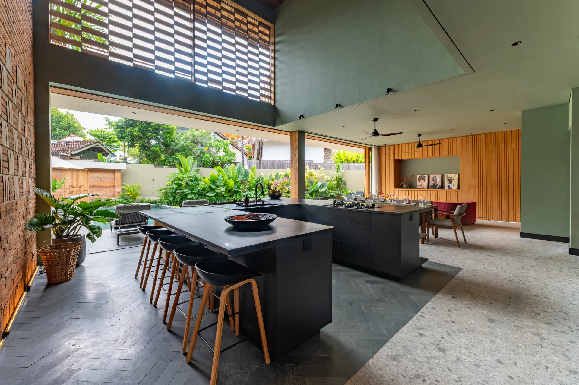 BRAND NEW 4BR VILLA - UMALAS JL. TUNON — image 3