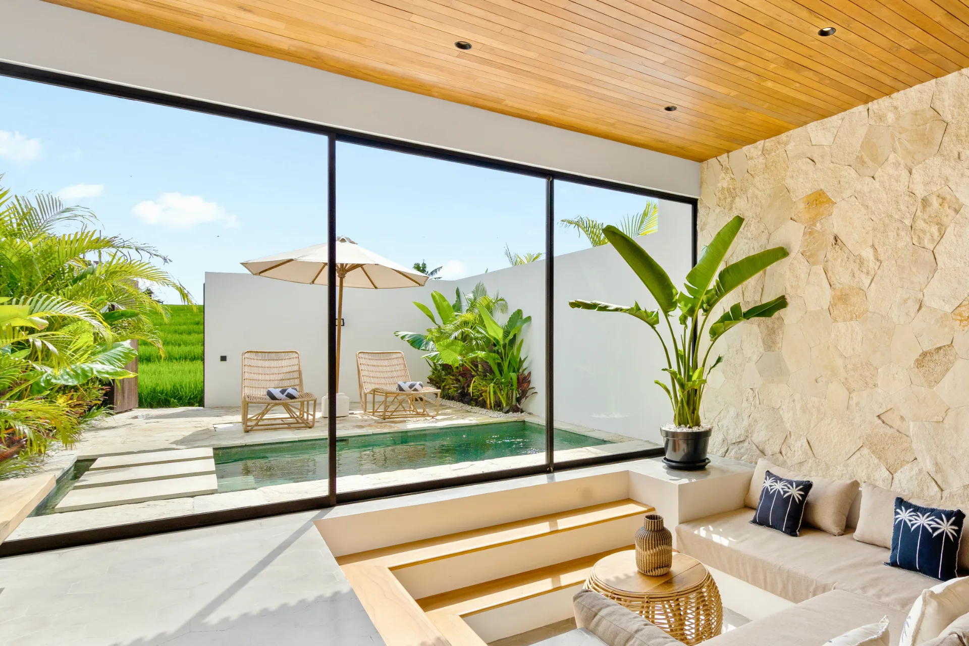 Villa Vesuvio: Chic Canggu Escape Stylish 1BR Private Pool Villa