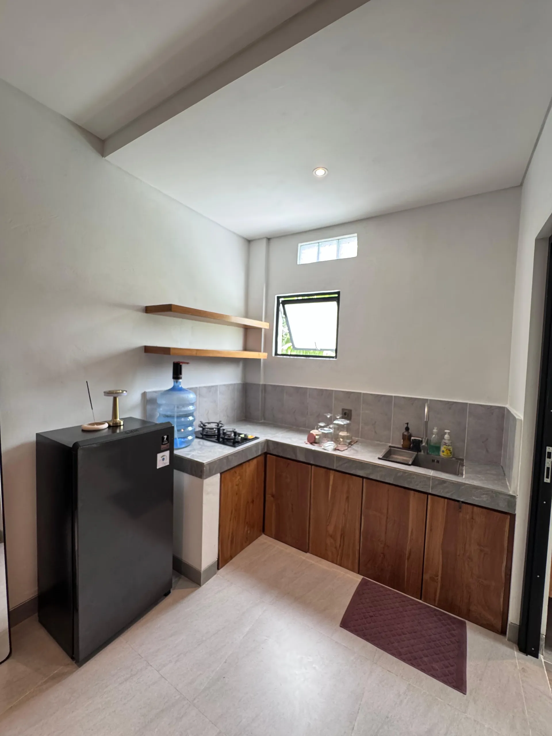A studio guesthouse at Umalas bumbak with private kitchen — image 2