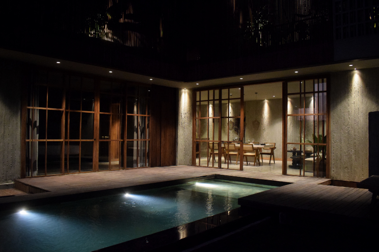 Designer villa by the ocean in Cemagi — image 4