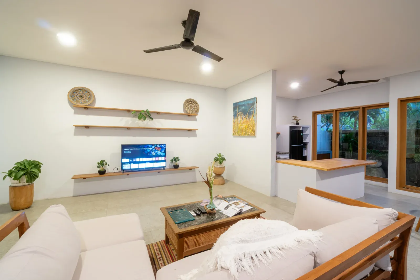 3 BEDROOMS VILLA FOR RENT & FREEHOLD SALE — image 2