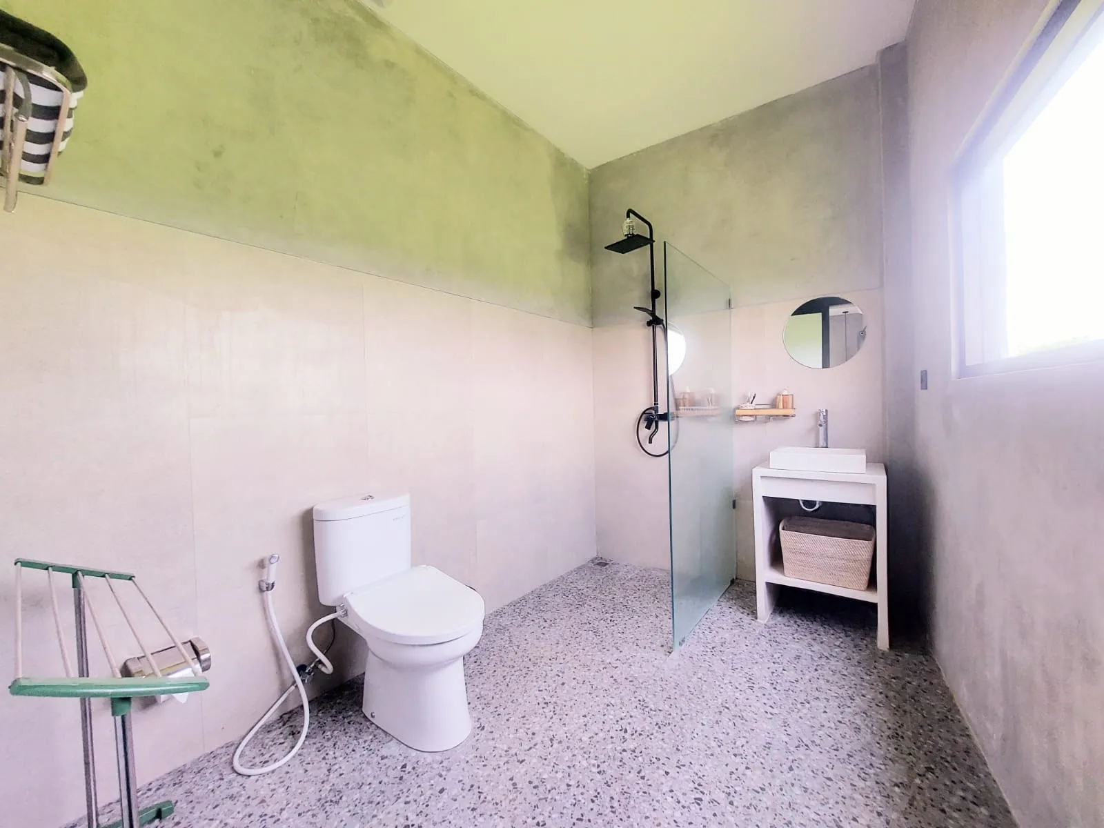 2 bedroom villa tumbak bayuh canggu for rent — image 1