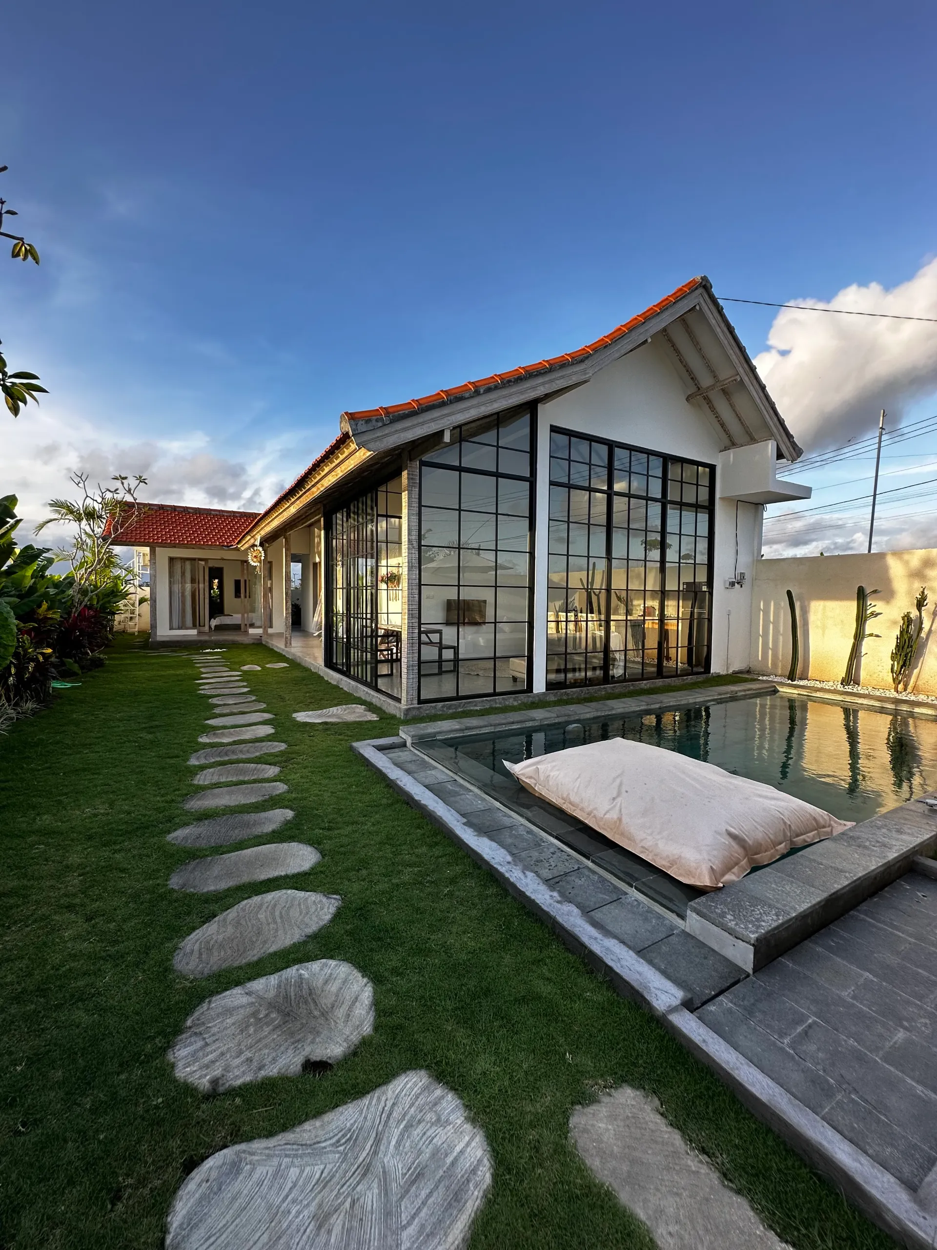 Lyma Villa - Brand New (3PR2)