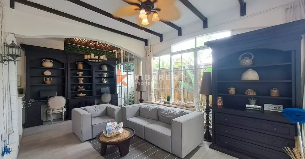 Warmth Three-Bedrooms Villa in Strategic Area of Berawa YRC5287 — image 3