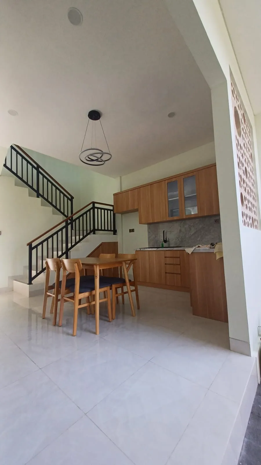 New Modern 3 Bedroom Villa Near Sidewalk Mall Jimbaran — image 3