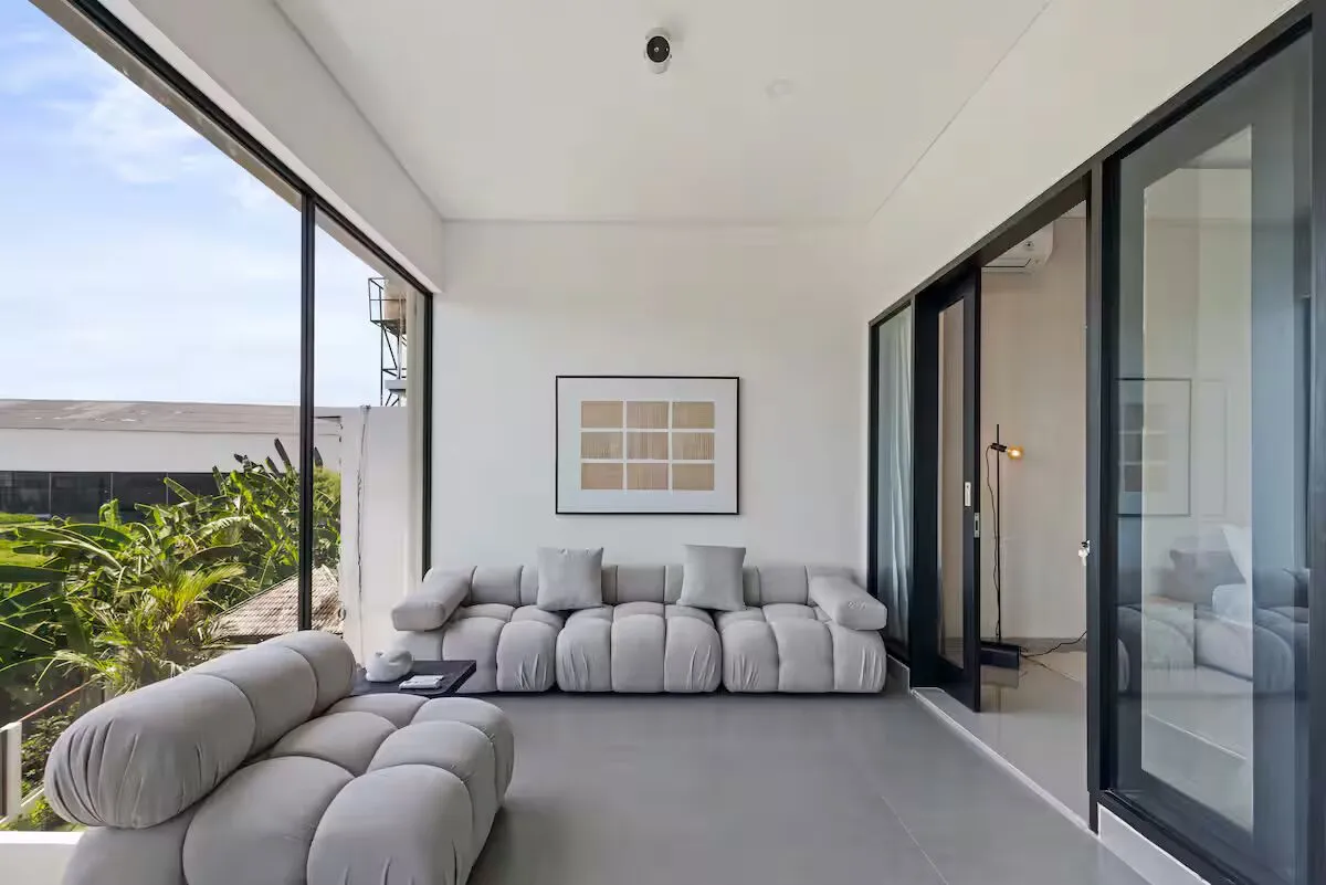 3 MODERN VILLA FULLY FURNISHED IN BERAWA — image 2