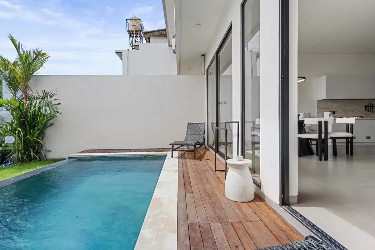 3 MODERN VILLA FULLY FURNISHED IN BERAWA — image 1
