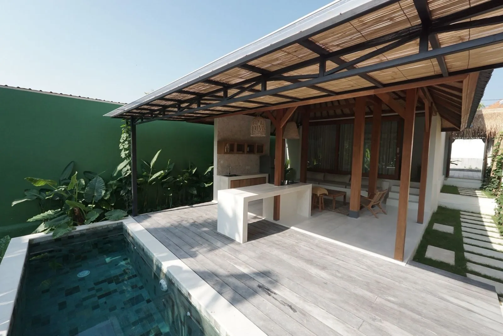 Villa For Rent 2 studio units In PererenanBadung Bali