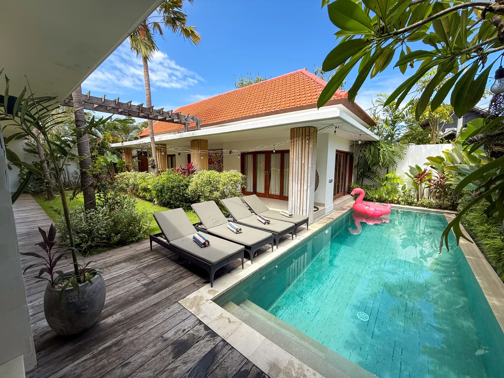 Villa Insta | Big Pool | AC | Parking | Garden & Open living!