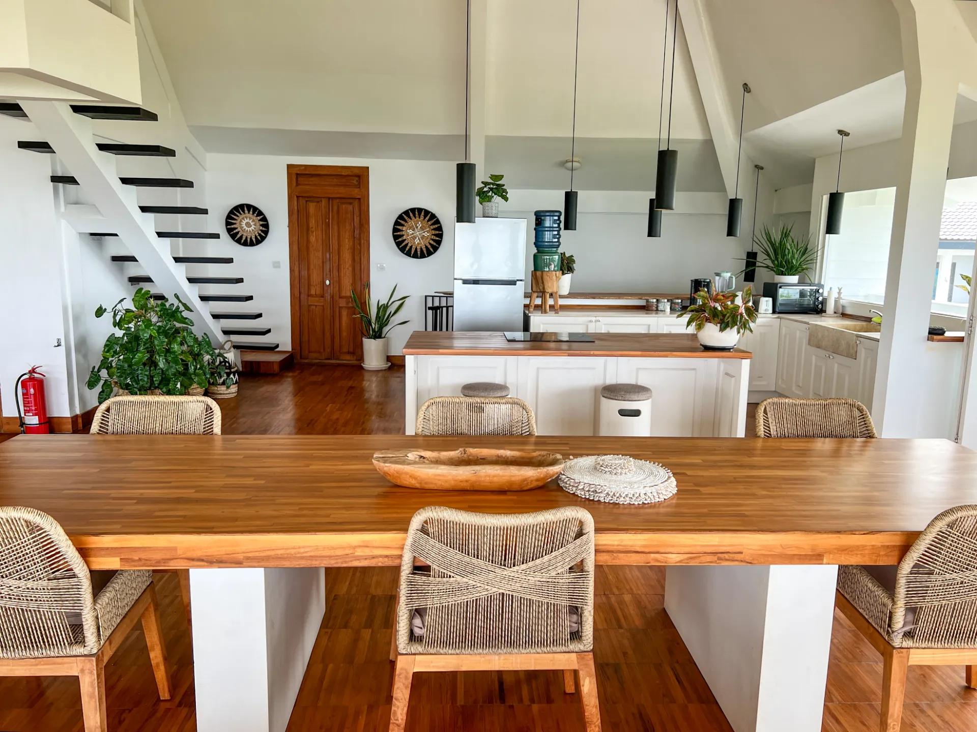 All Included - 2BR Apartment with 270 View — image 1