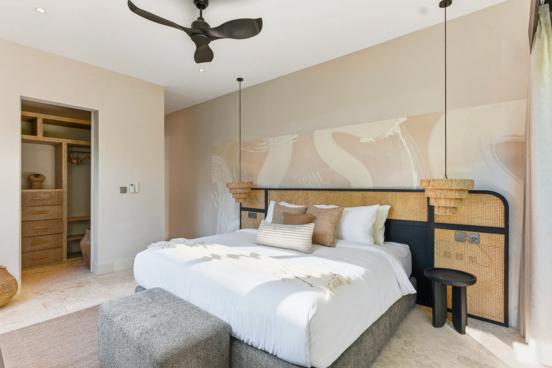 Luxury Villa in Berawa Beach 3BR - Villa Bellavera — image 4