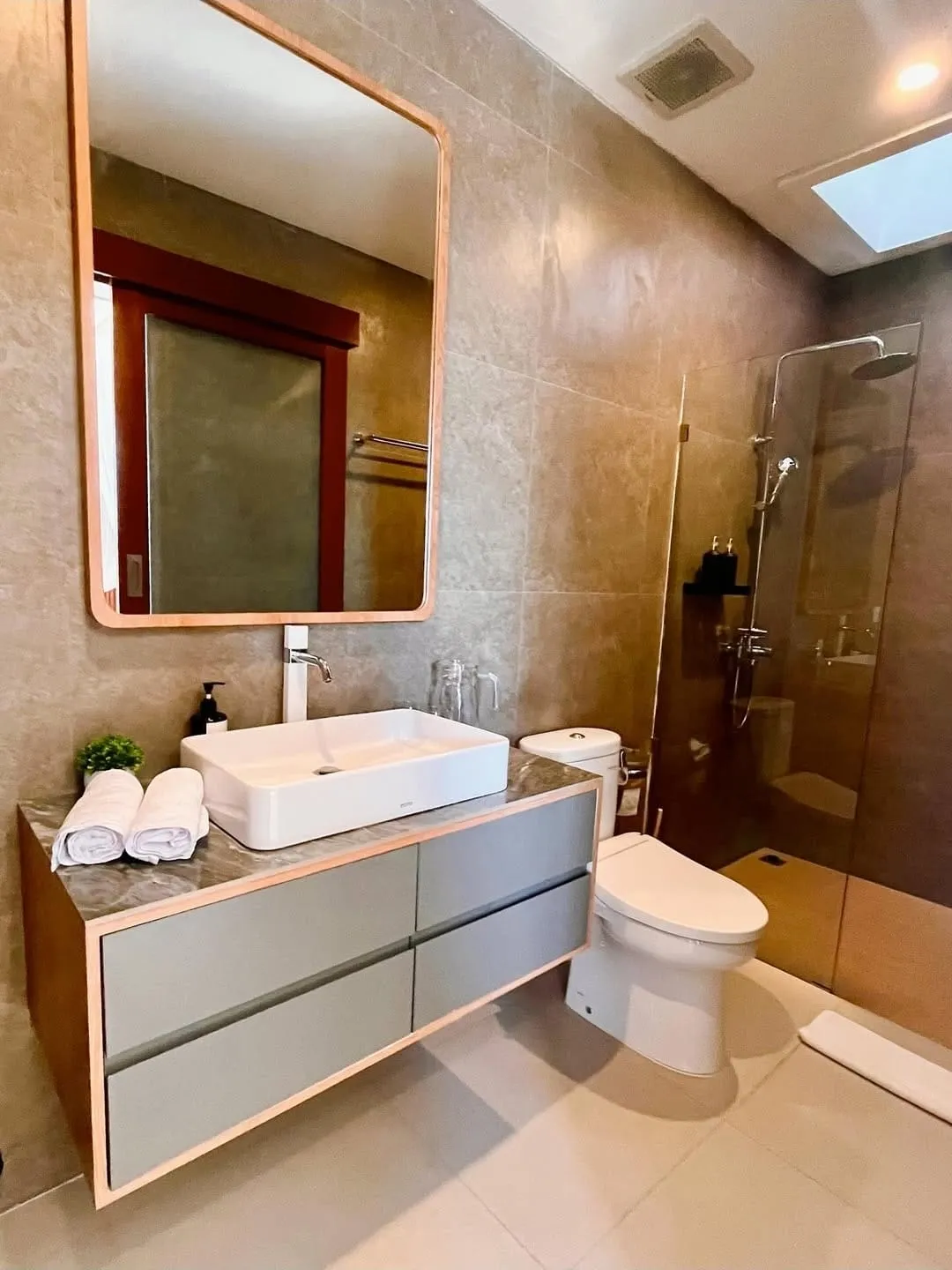 Beautiful Brand Villa at Cemagi Area 3 Bedrooms — image 2