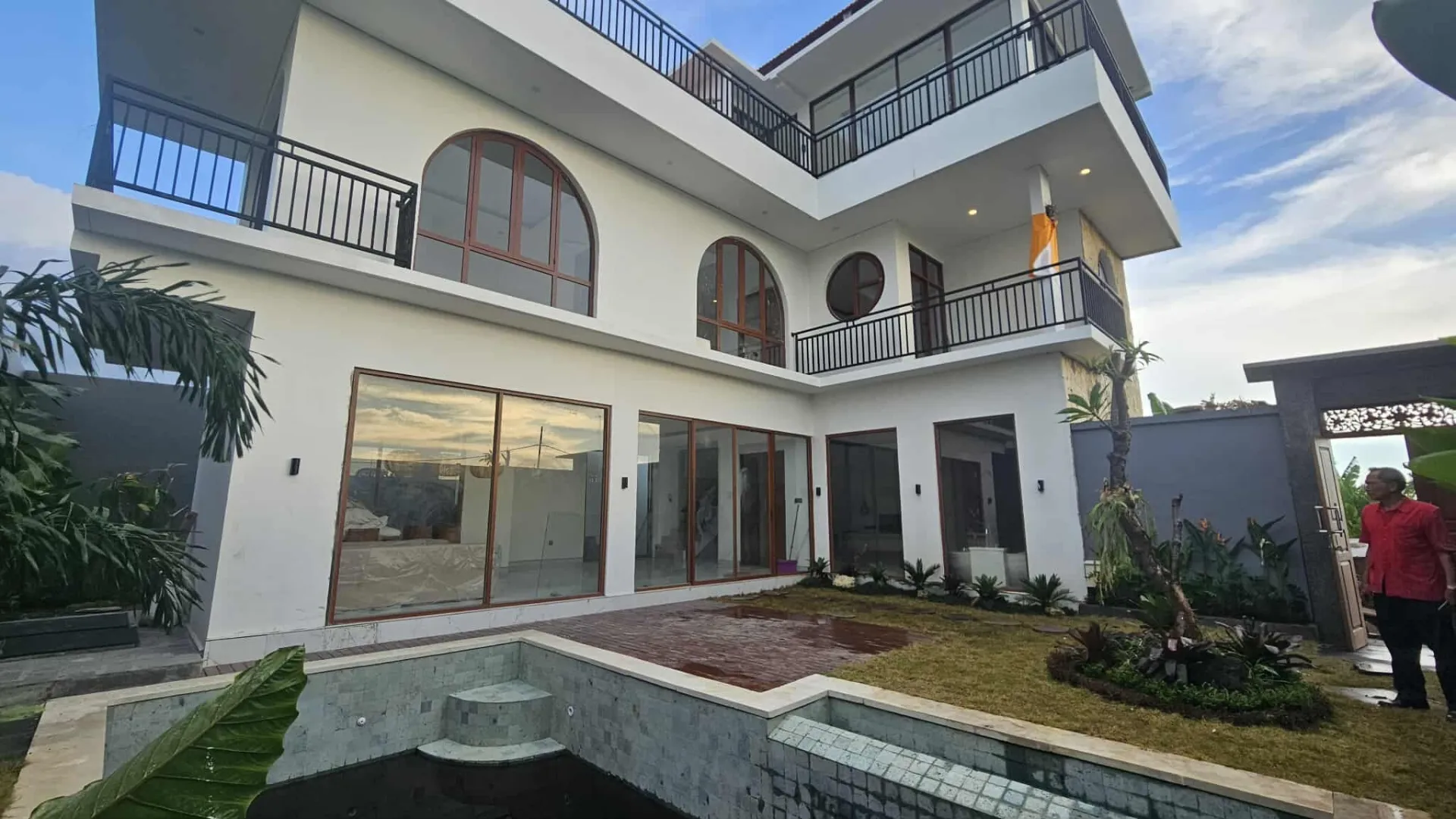 Villa For Rent 4 Bed In Pererenan Badung Bali — image 1