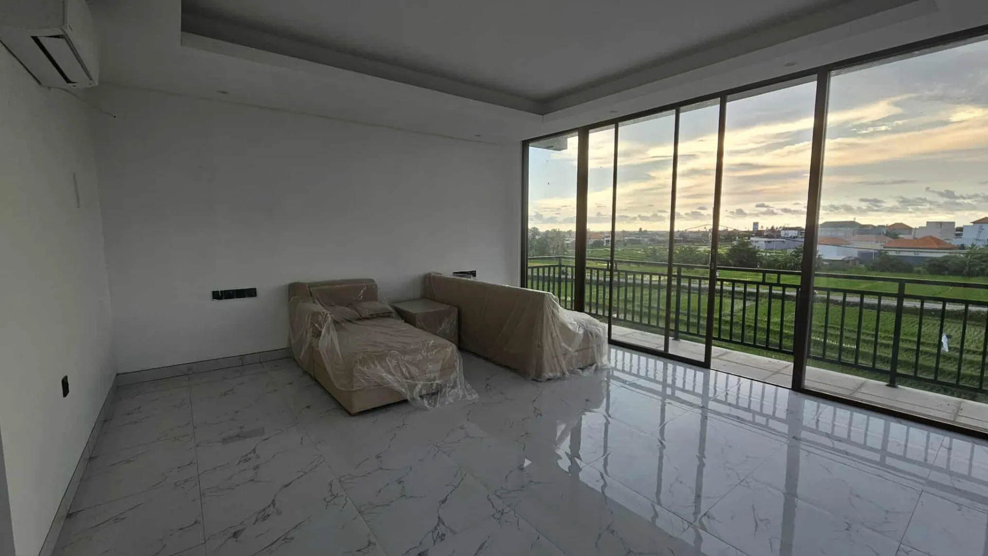 Villa For Rent 4 Bed In Pererenan Badung Bali — image 4