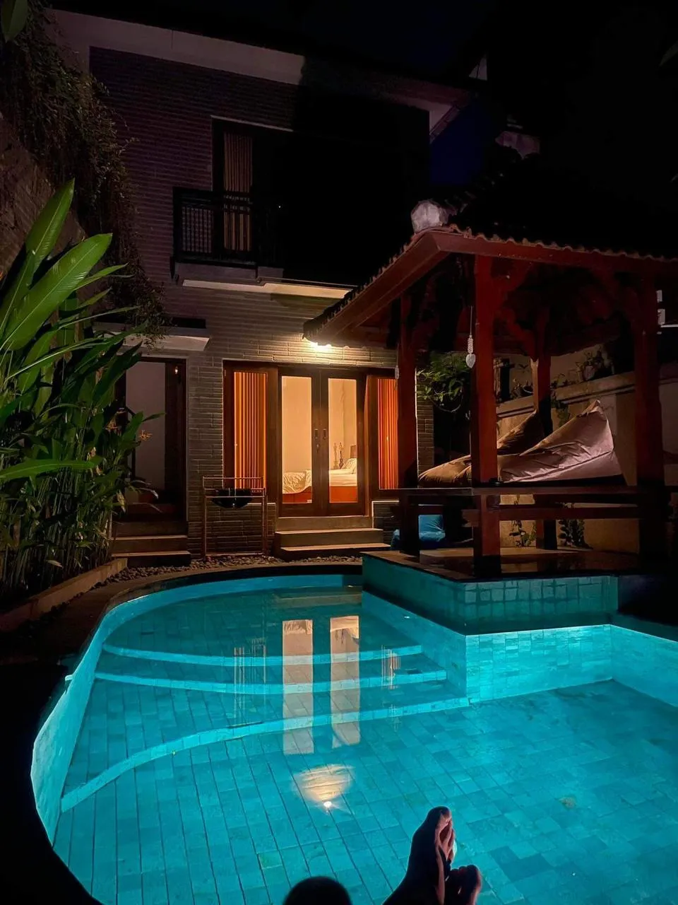 4BR VILLA CEMAGI