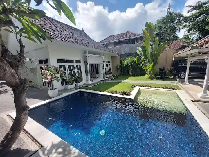2 BR VILLA IN SANUR - BEACHSIDE — image 1