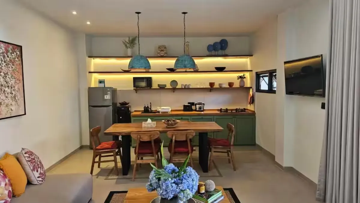 3 BR VILLA IN SANUR - BEACHSIDE — image 3