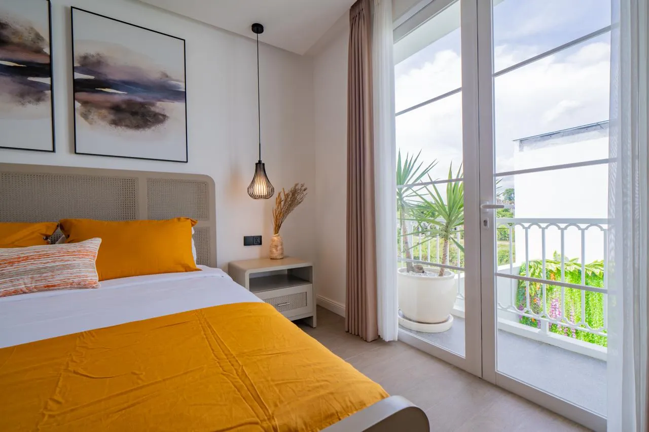 Brand New Modern 3 Bedroom Villa in Bumbak - Central Umalas for Yearly Rental — image 3