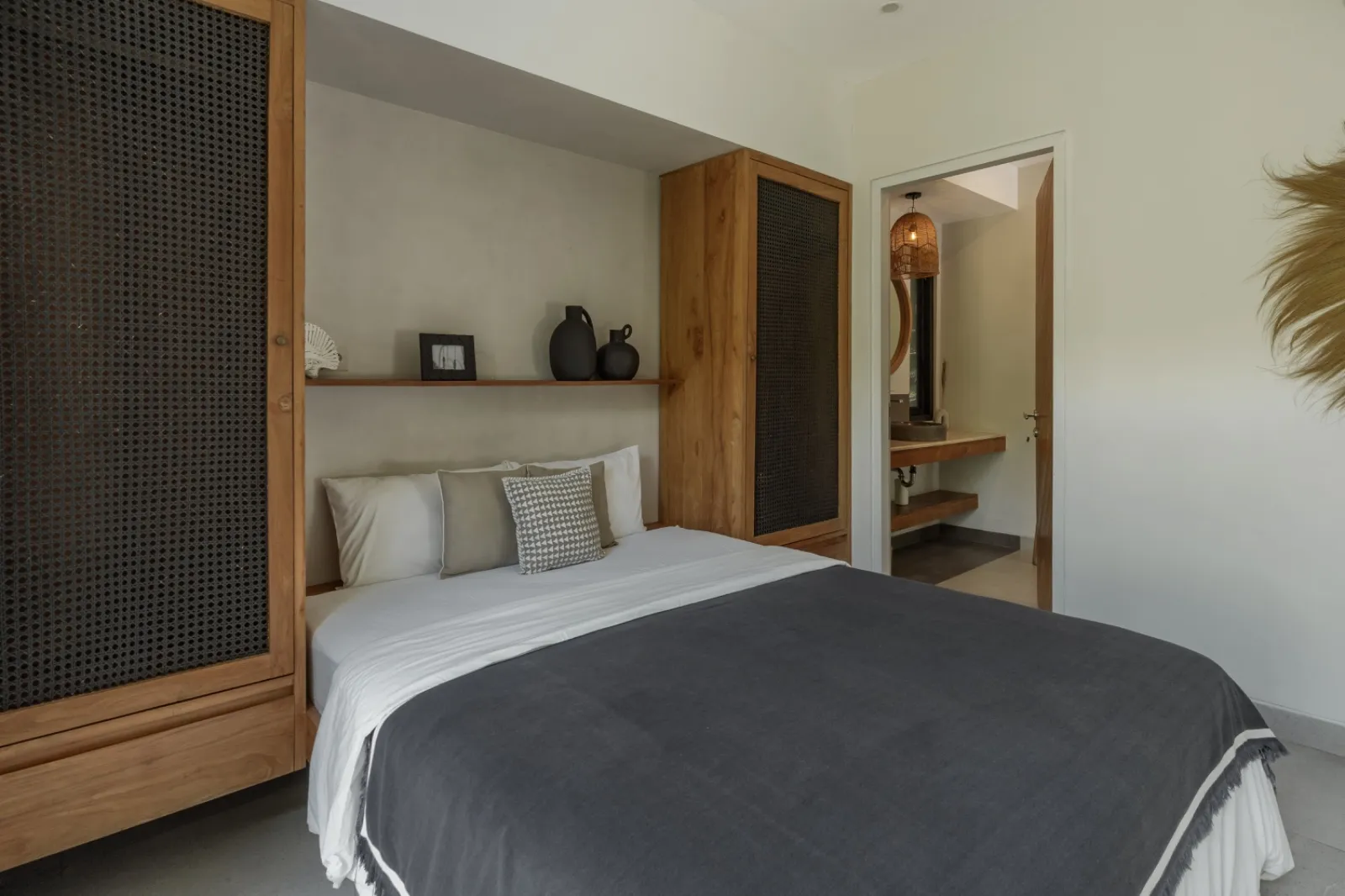 RBS06: Luxury 4 Bedroom Villa for Rent - Berawa — image 2