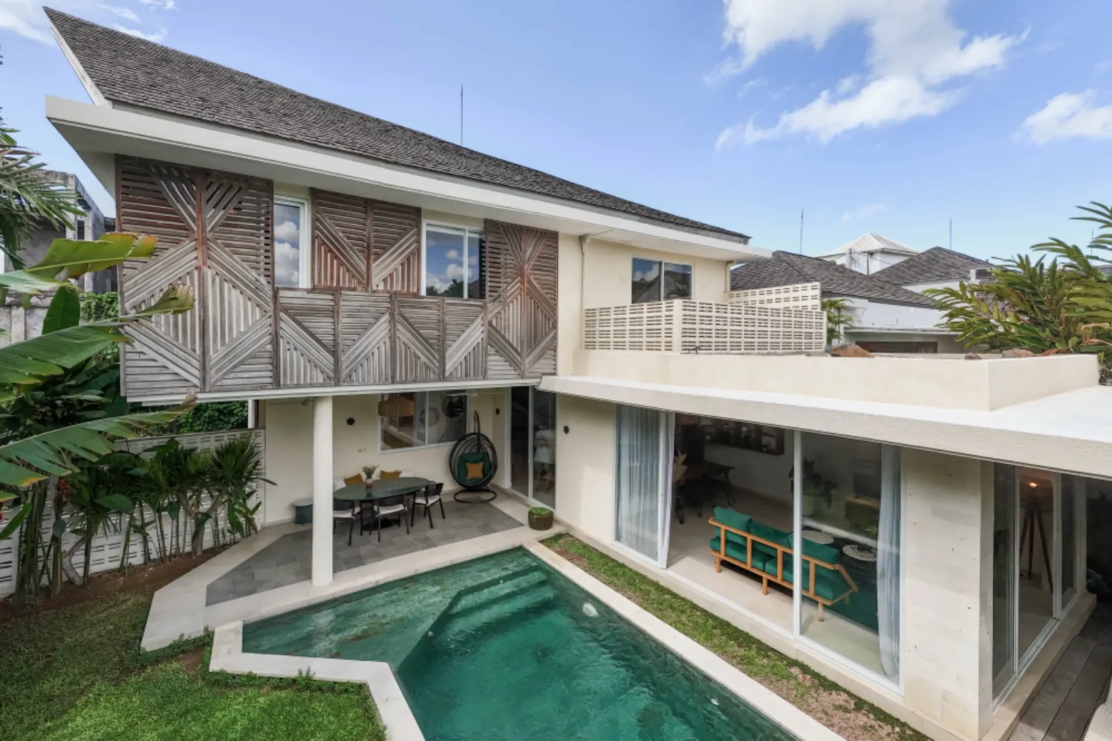 RBS08: 3 BEDROOM MODERN VILLA in HEART of BERAWA