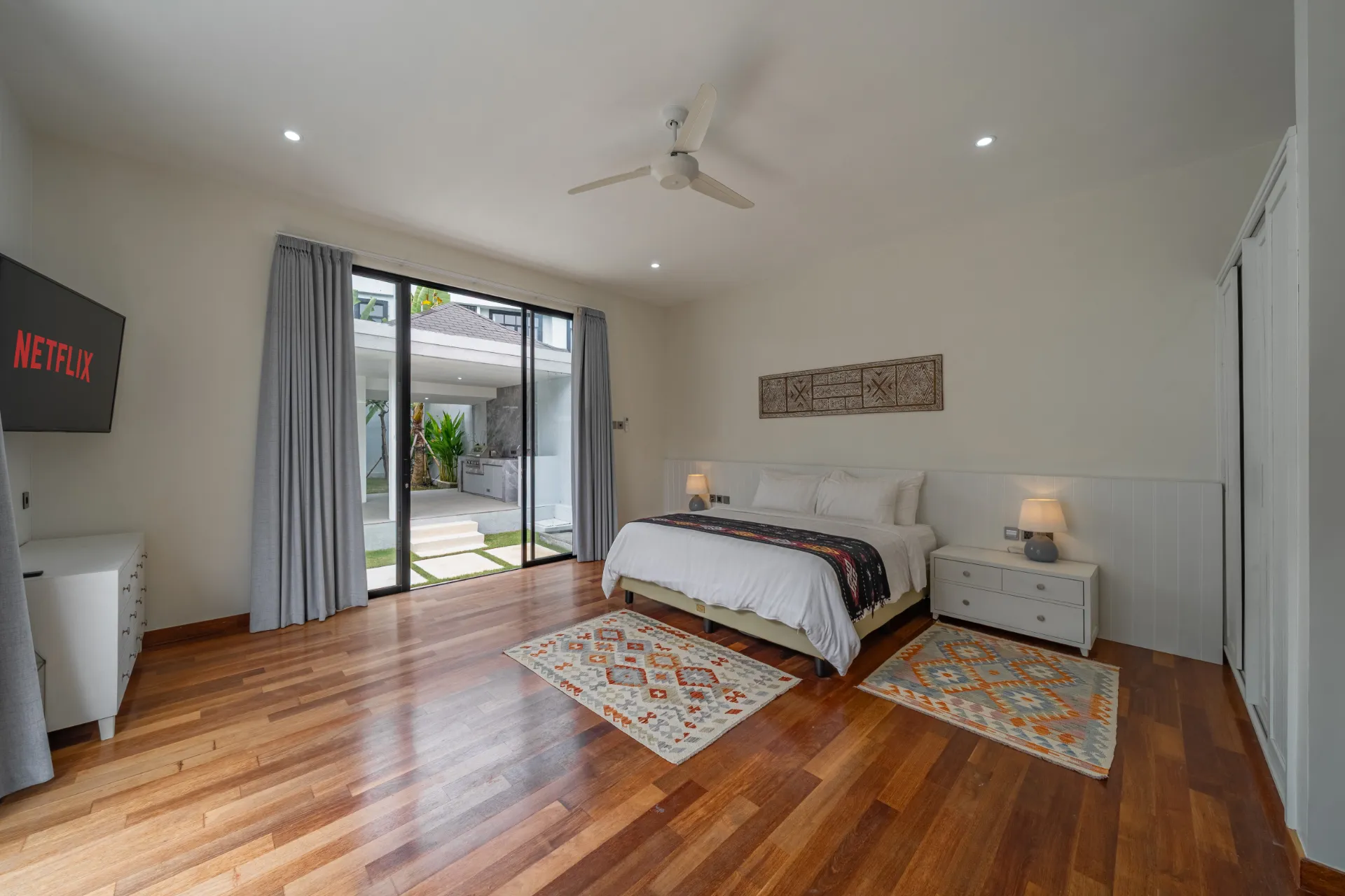 Villa Huge Uma - Ultra-Luxury 6-Bedroom Villa in Prestigious Umalas!! — image 2