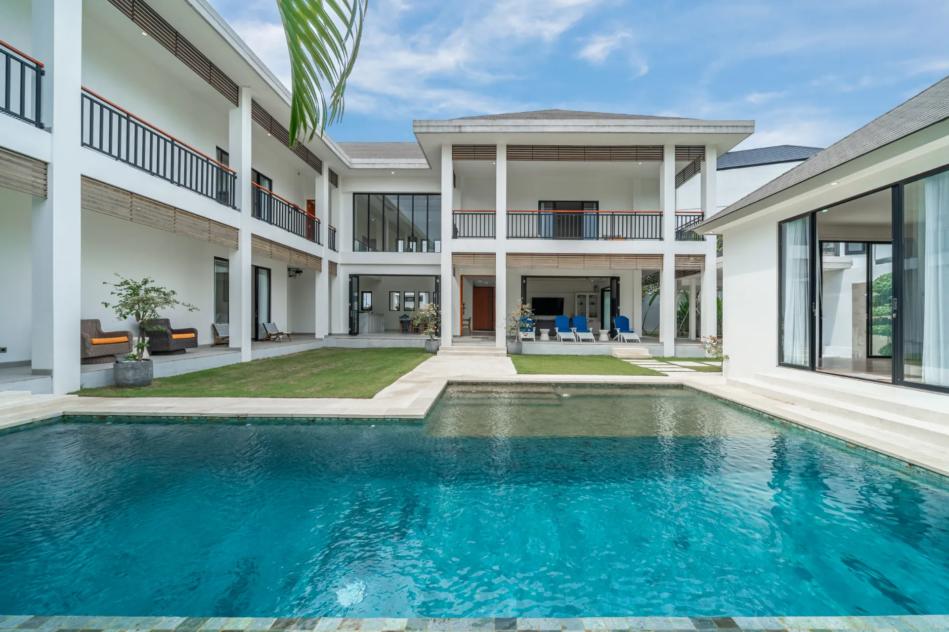 Villa Huge Uma - Ultra-Luxury 6-Bedroom Villa in Prestigious Umalas!! — image 1
