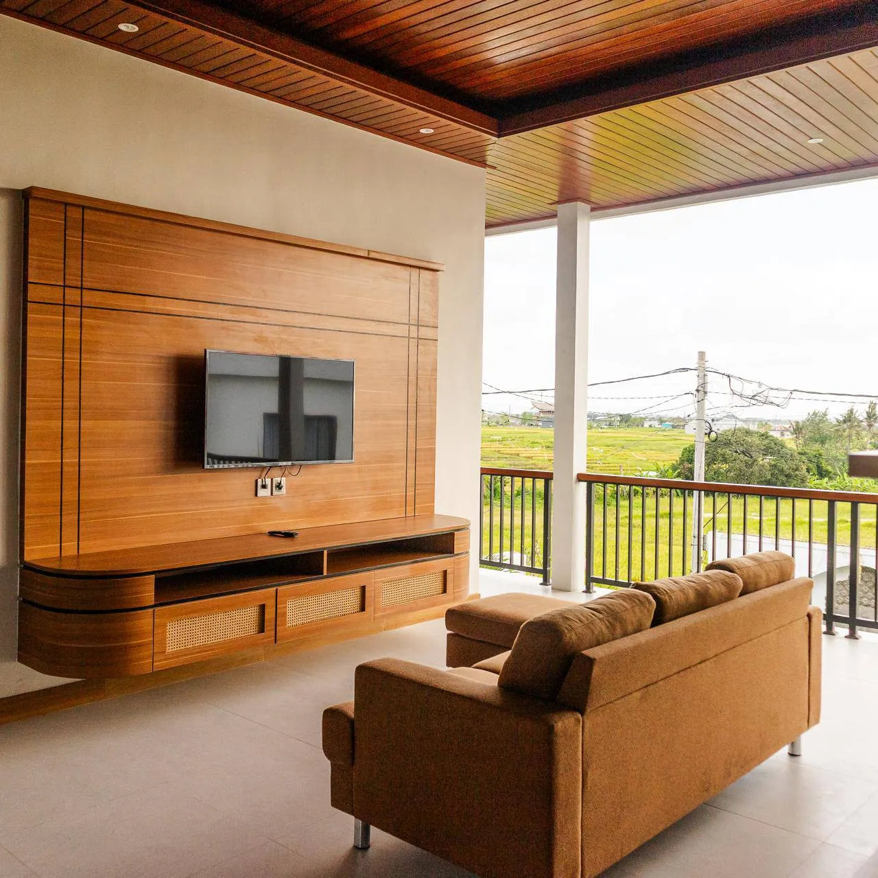 3 BR VILLA IN SESEH — image 4