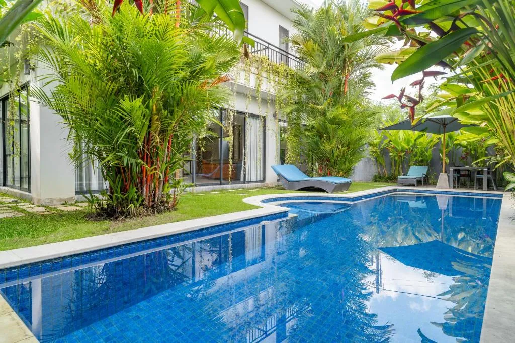 5-BR Premium Villa in Berawa Canggu — image 1