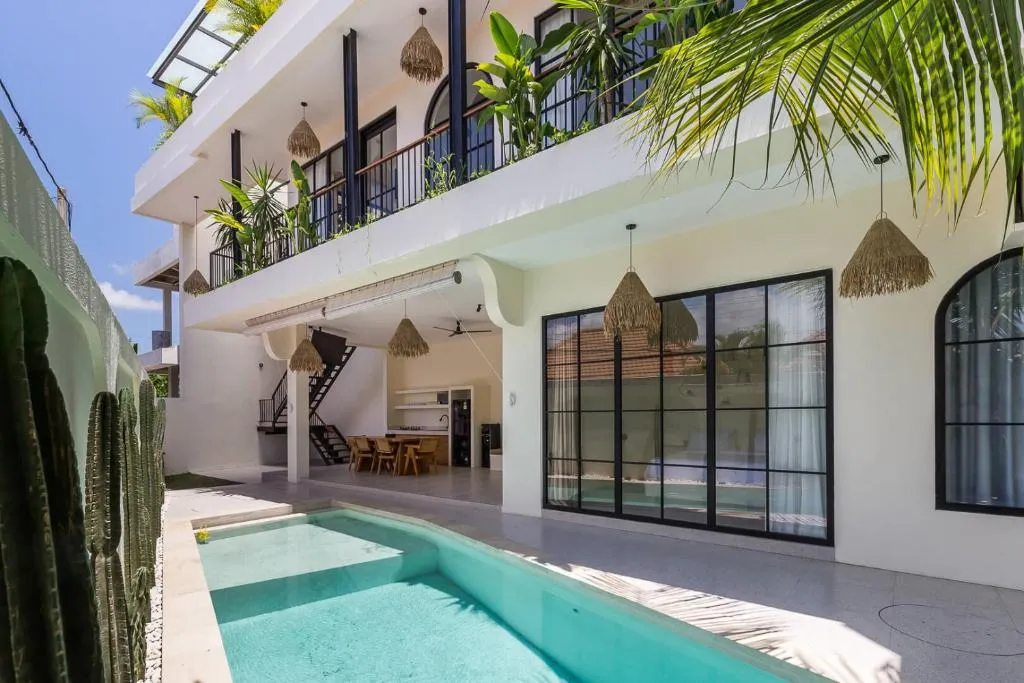 3 BEDROOM MODERN VILLA IN BERAWA — image 1