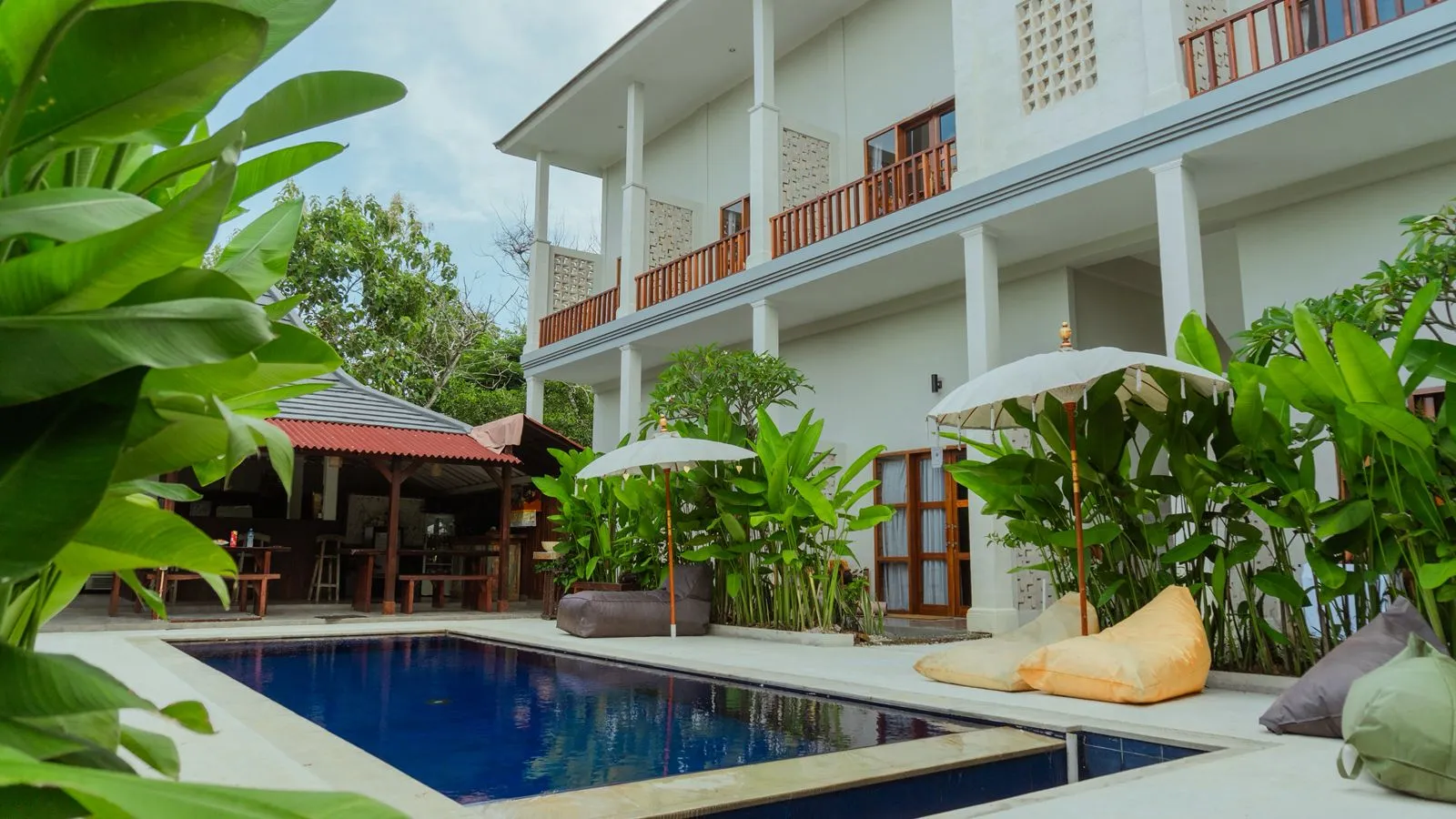 Uluwatu Mezzanine Guesthouse