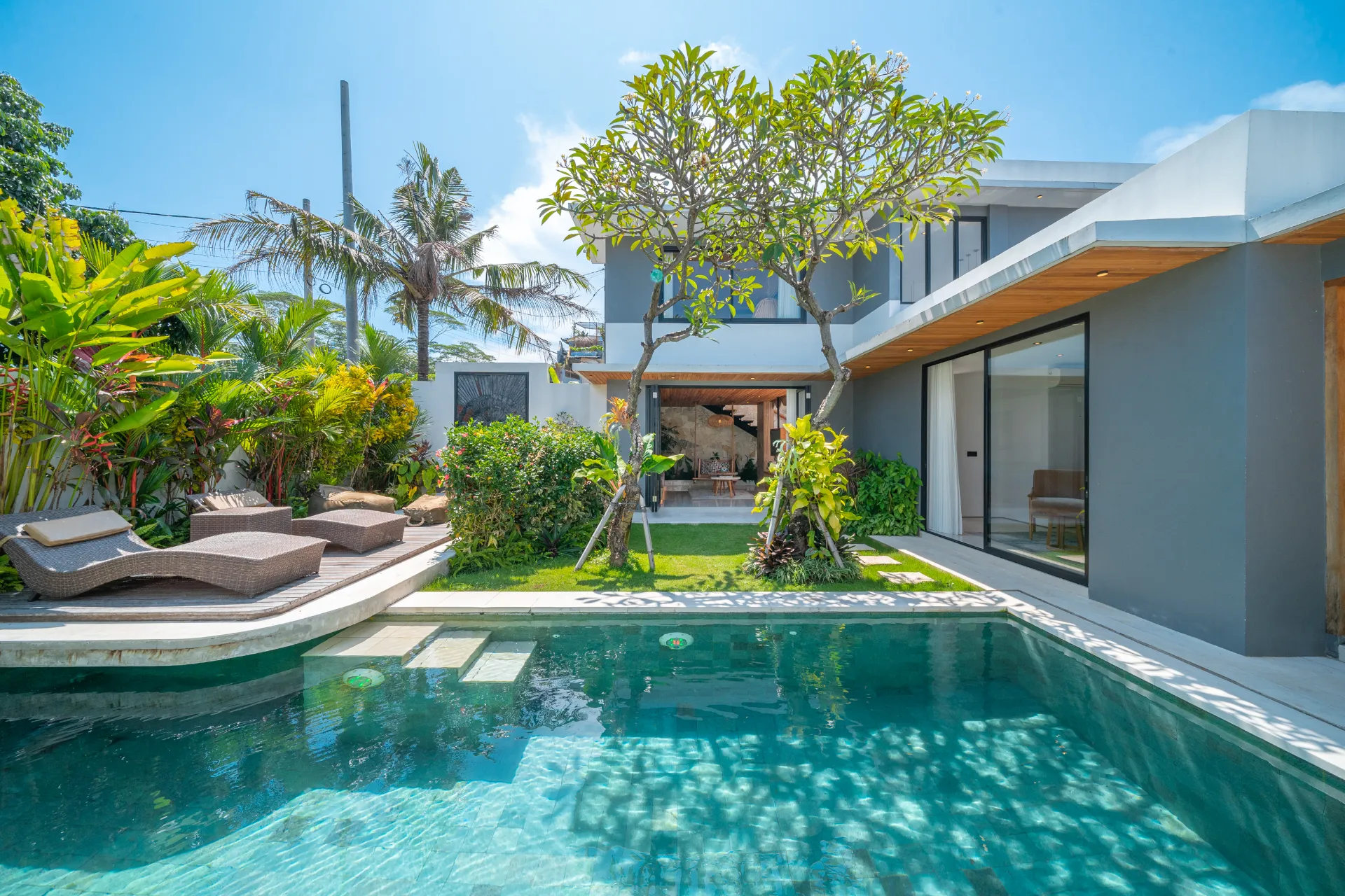 Villa Arunika - Stylish tropical 2BR Villa close to Nyanyi beach