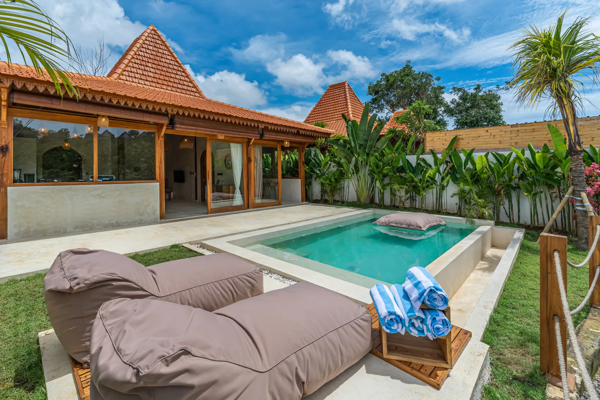Villa Palma - Sophisticated 2BR Villa with Lush Canopy Views in Bingin!!