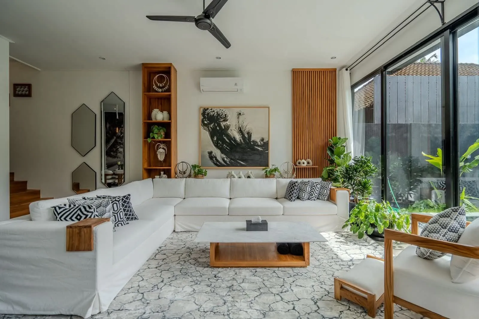 3 BEDROOM FULLY FURNISHED VILLA – 2 STORIES IN PREMIUM LOCATION TUMBAK BAYUH