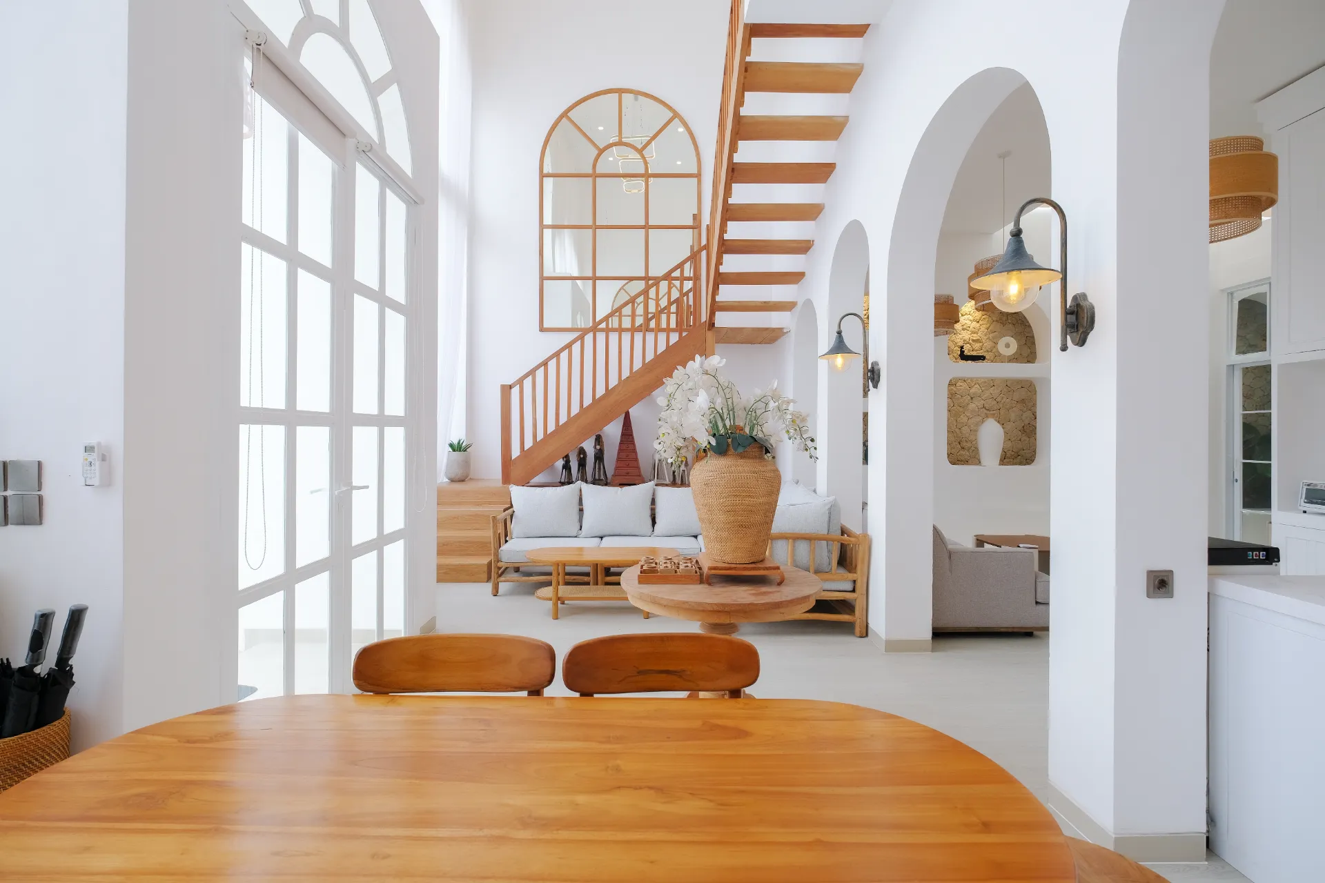 Designer 3BR High-Ceiling Villa in Prime Berawa