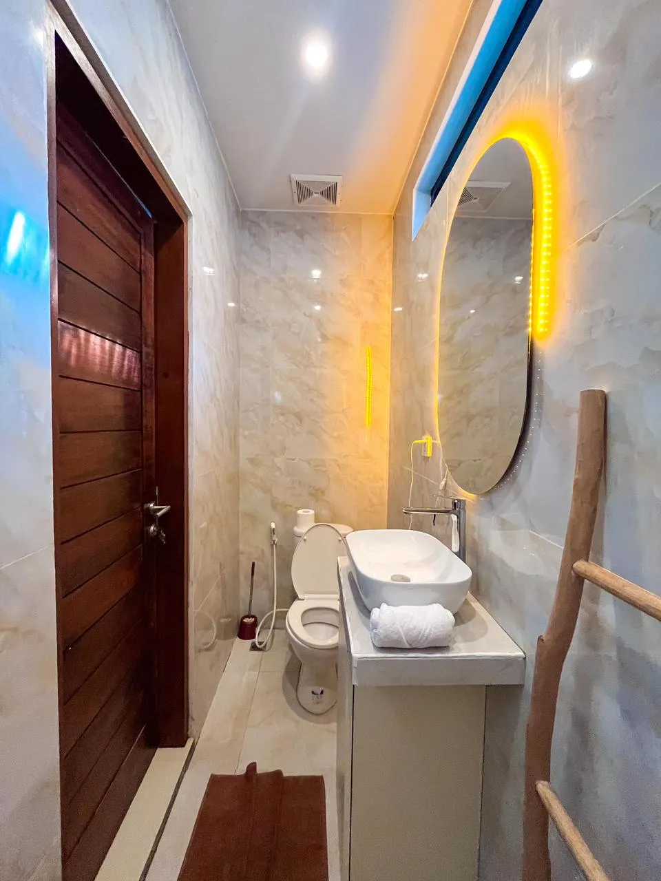 Brand New 2 Bedrooms Villa Kerobokan Close to Seminyak For Yearly Rent — image 3