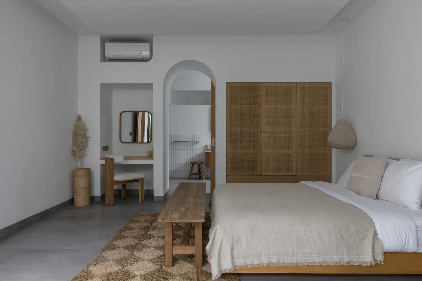 4 BEDROOM LUXURY VILLA IN BERAWA — image 3