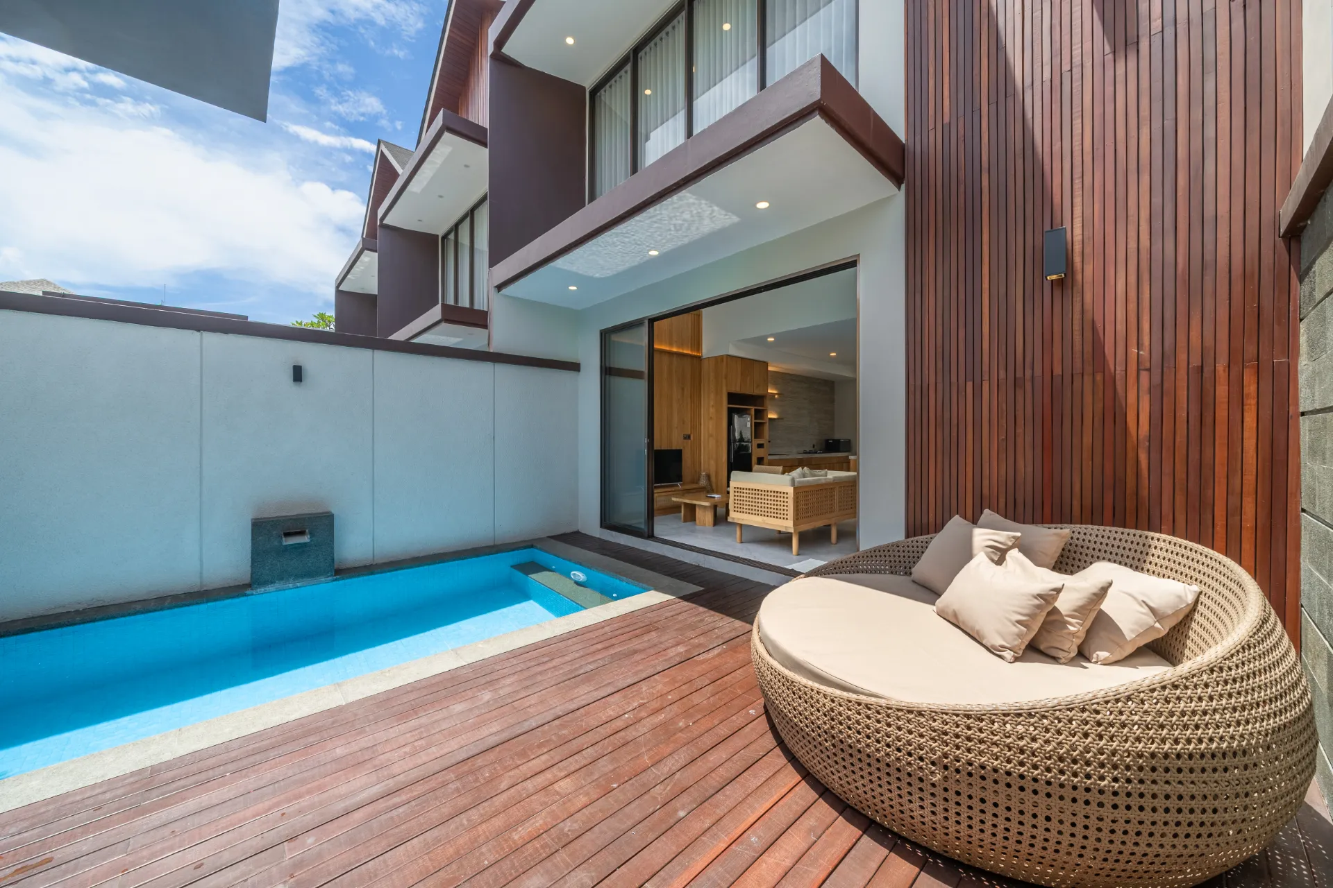Villa Echo - Brand New Luxury 1-Bedroom Loft Villa next to Echo Beach