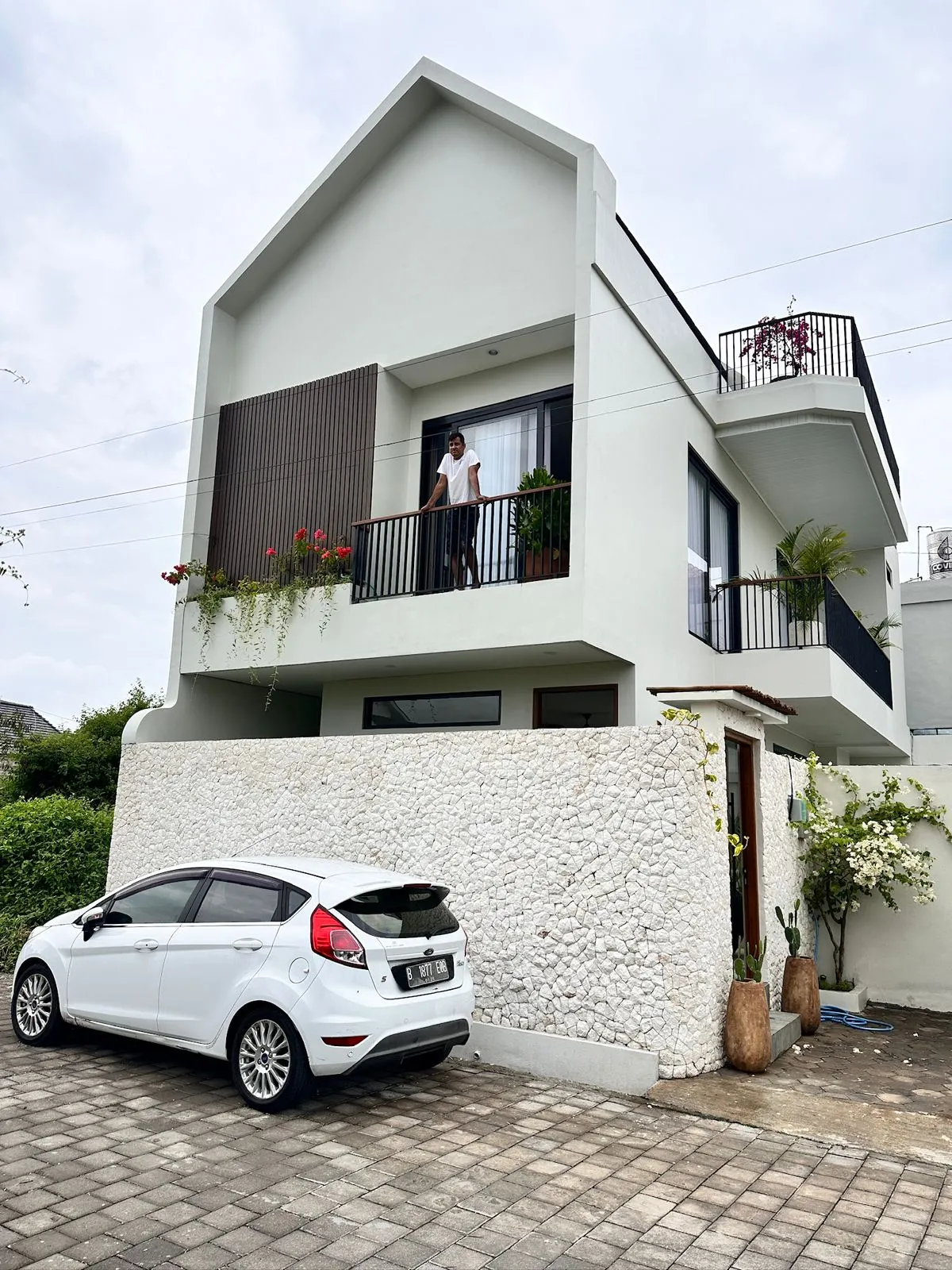 2BR Modern Villa at Kedungu — image 1