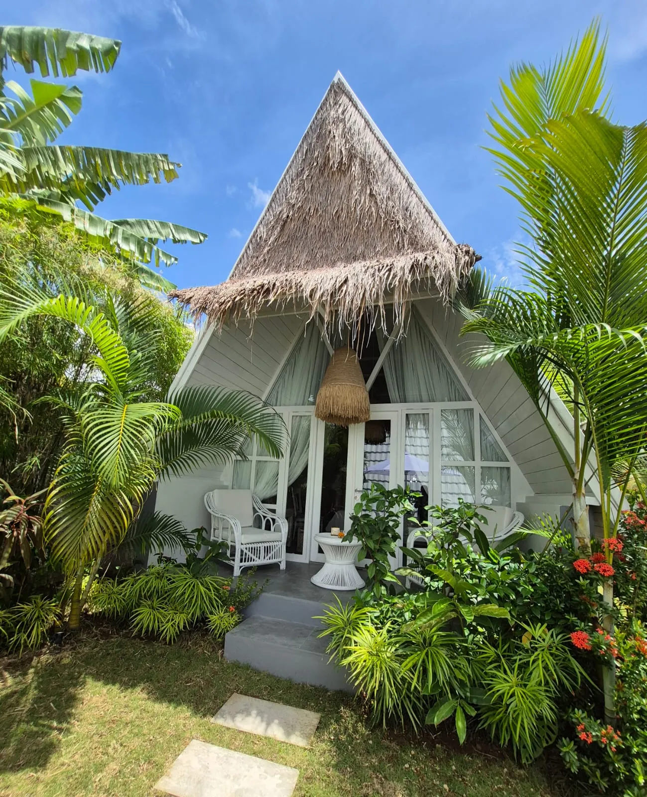 6 Bedrooms Modern Joglo & Bungalow Villa – Pererenan / Canggu