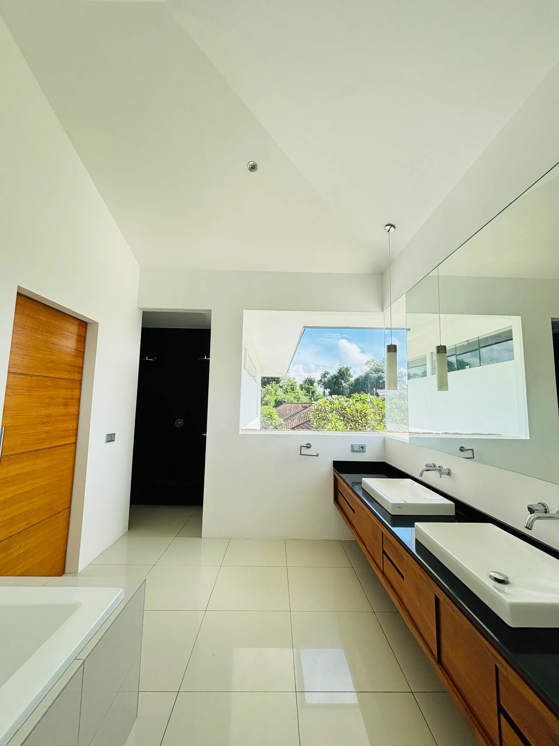 RBS14: 4 BR LUXURY VILLA FOR RENT – UMALAS BUMBAK — image 1