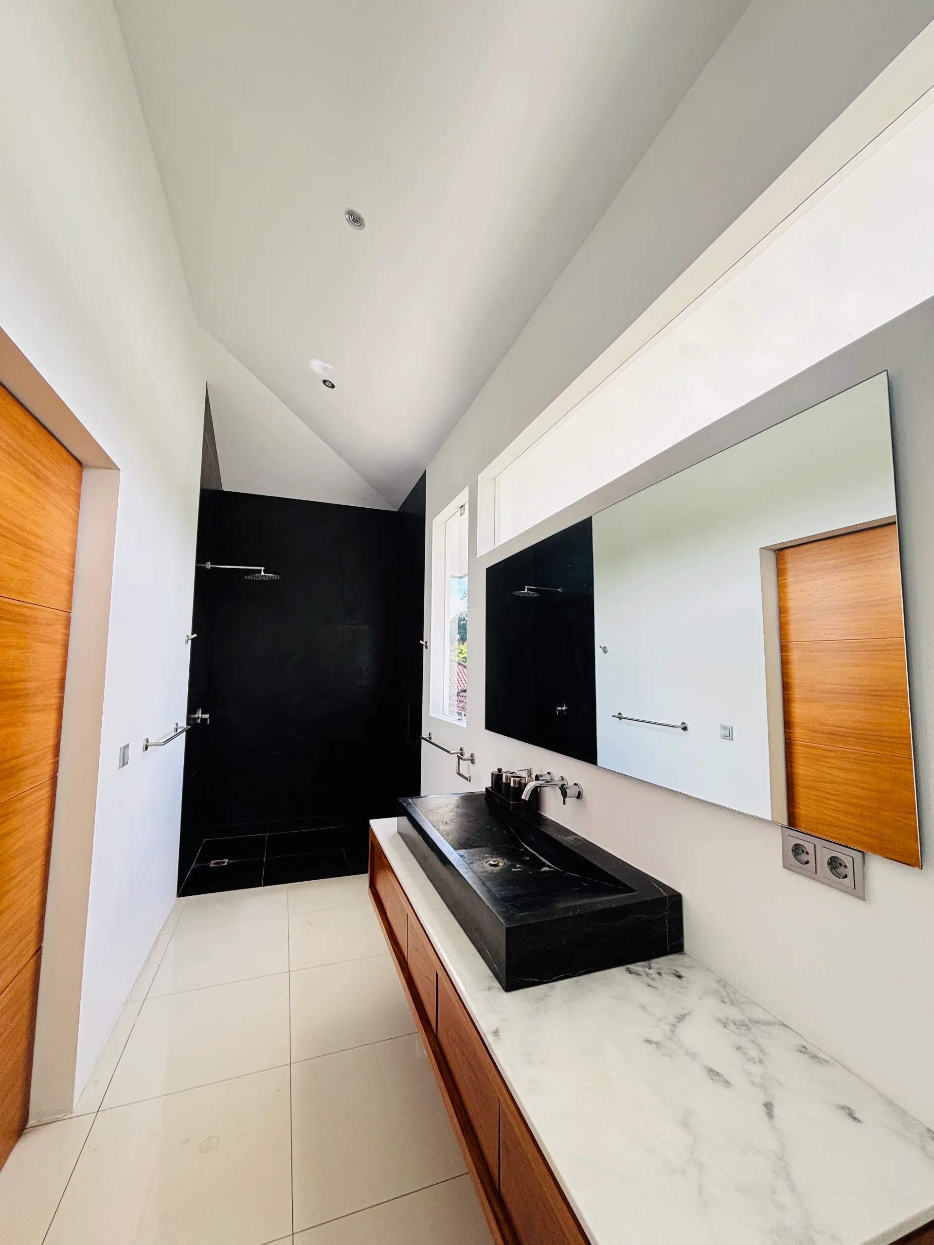 RBS14: 4 BR LUXURY VILLA FOR RENT – UMALAS BUMBAK — image 2