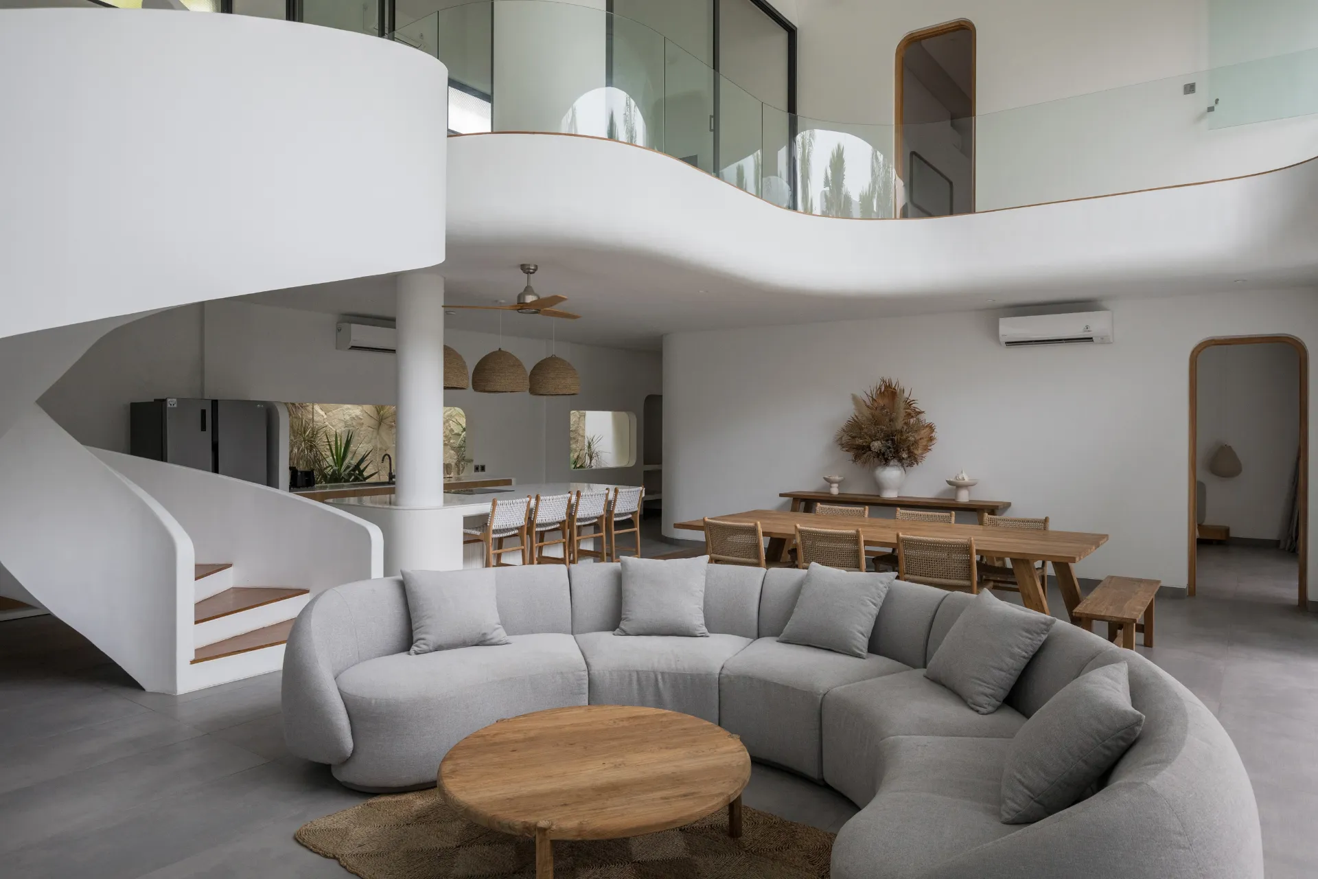 4 BEDROOM LUXURY VILLA IN BERAWA — image 2
