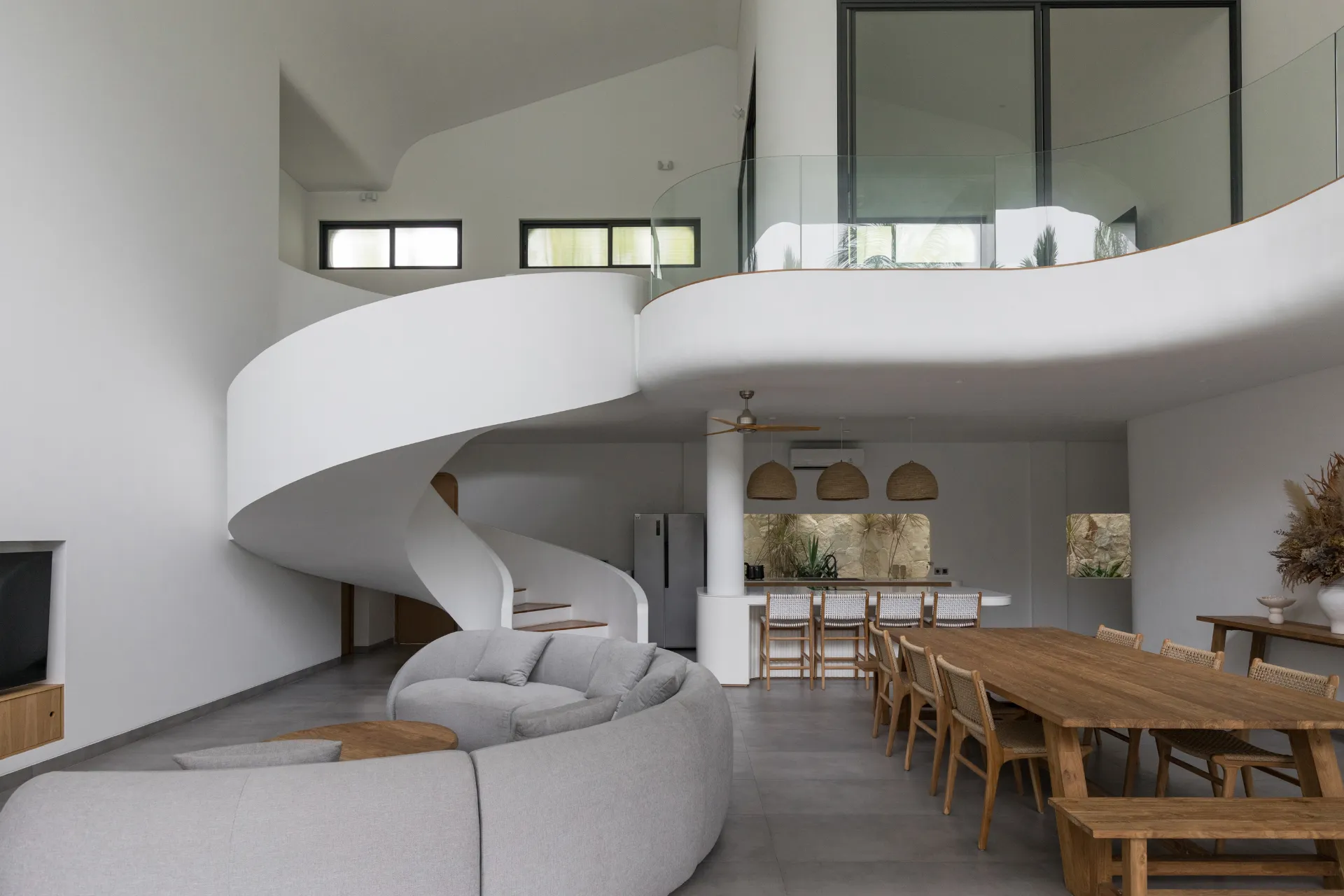 4 BEDROOM LUXURY VILLA IN BERAWA — image 3