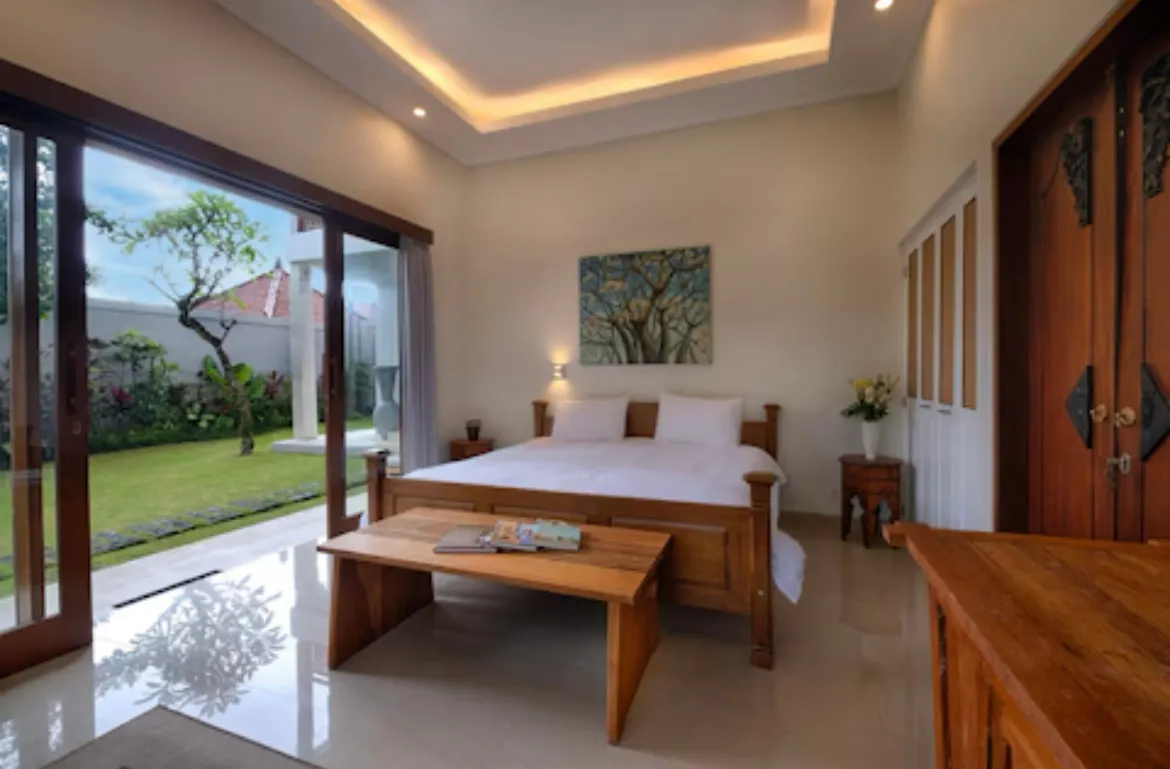 5-Bedroom Luxury Villa in Pererenan | Huge Garden & Private Gym