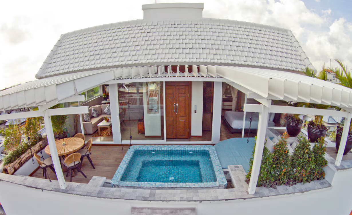 Private Penthouse: Sunrise Views in Central Seminyak!
