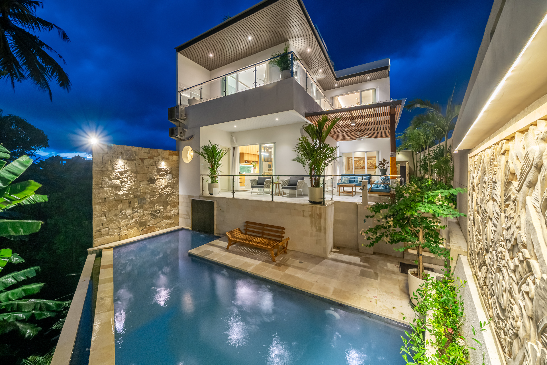 Designer Modern 4BR Bali Villa | Infinity Pool | Rooftop Bar | Rice Field Views