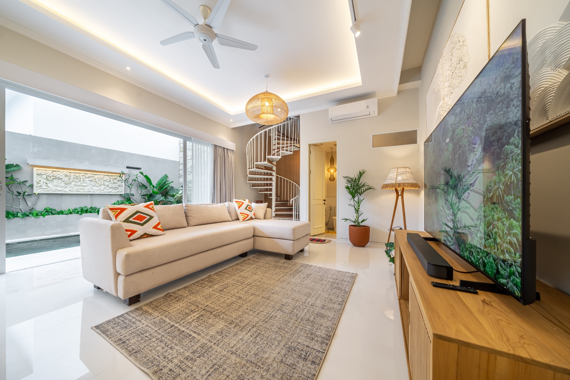 Modern New 2Br Villa | Rooftop | Pool | Ricefields | Washing Machine — image 4