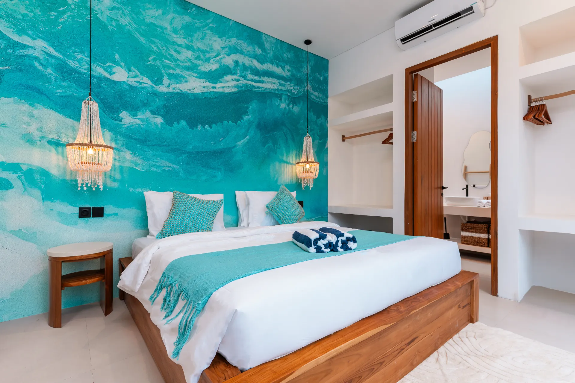 NEW: Villa in Karma Beach