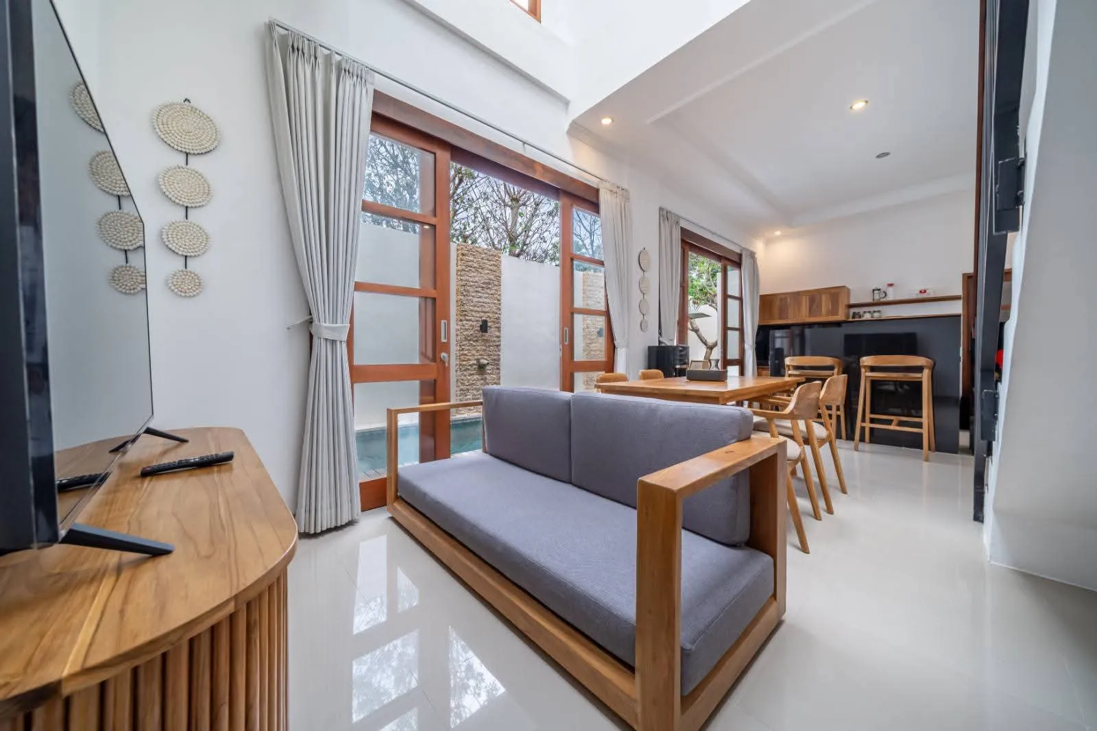 Brand New 3 Bedroom Villa in Central Berawa IDR 28.5 Mill/Month — image 3